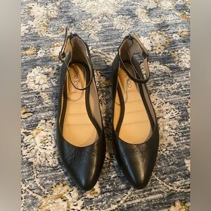 Me Too ankle strap point leather flats